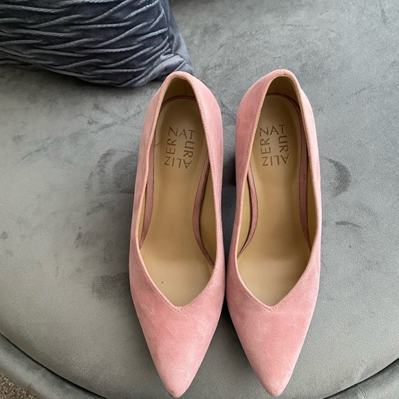Naturalizer Pink Suede Heels - Picture 4 of 4
